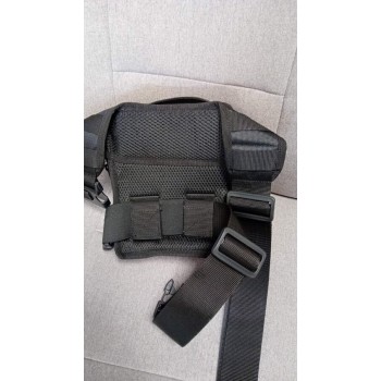 Бедрена чанта с включен лепящ кобур -България