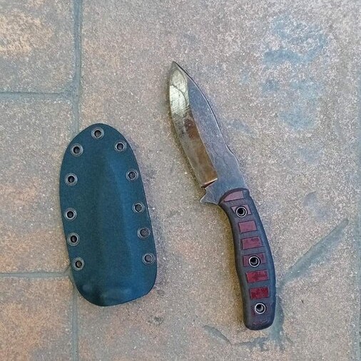 Фиксирано острие - Нож с Удебелено фиксирано острие F115